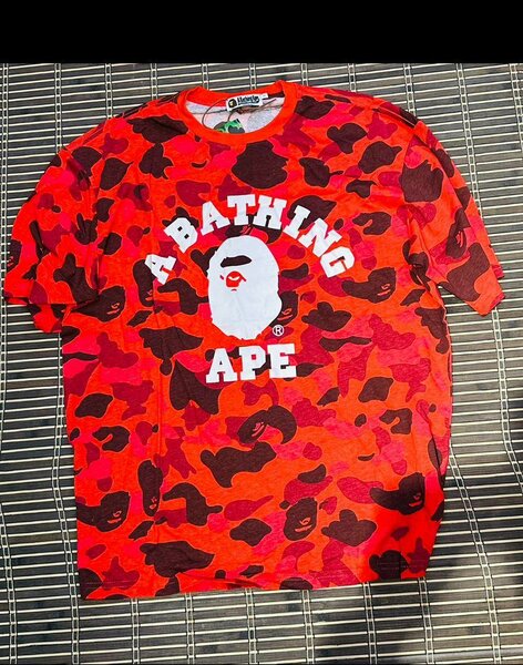 Tee shirt ( bape , anti social)