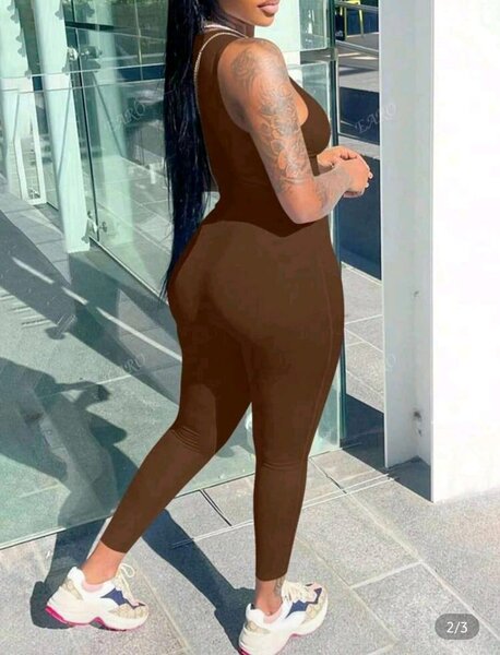 Combinaison moulante sans manches