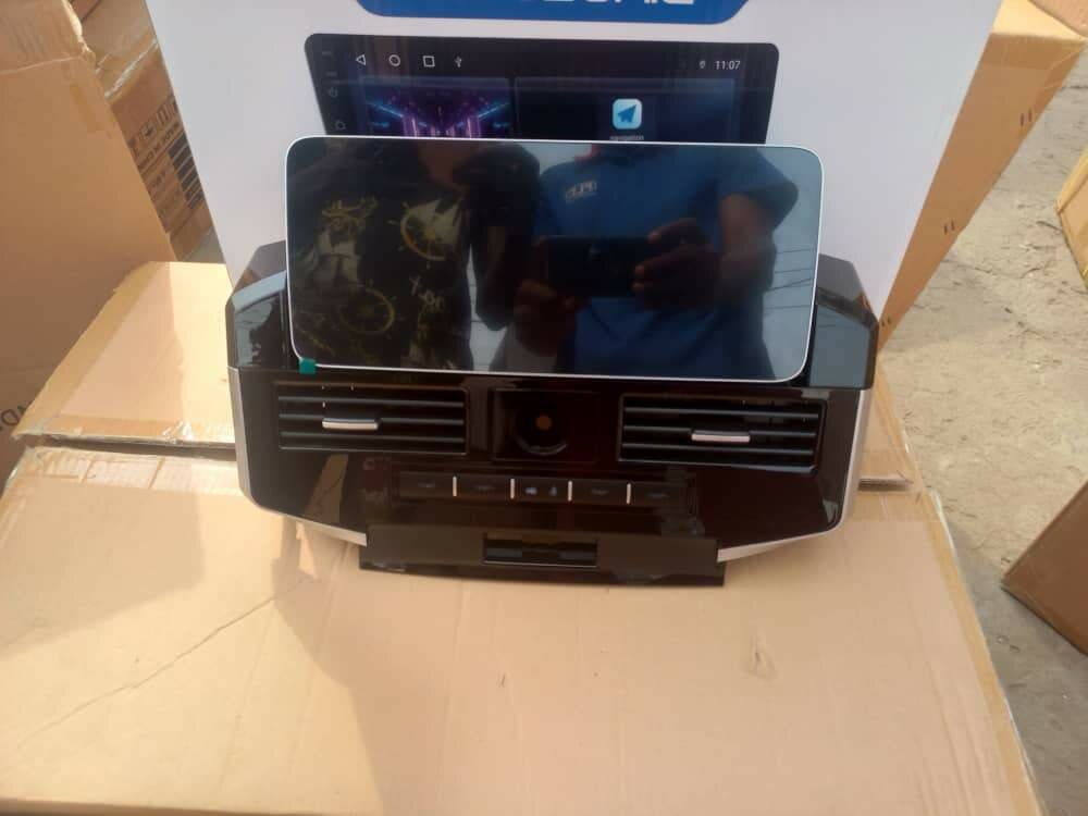 Toyota LandCruiser dash top