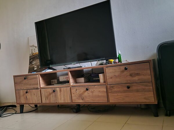 Meuble TV en bois moderne 1m80