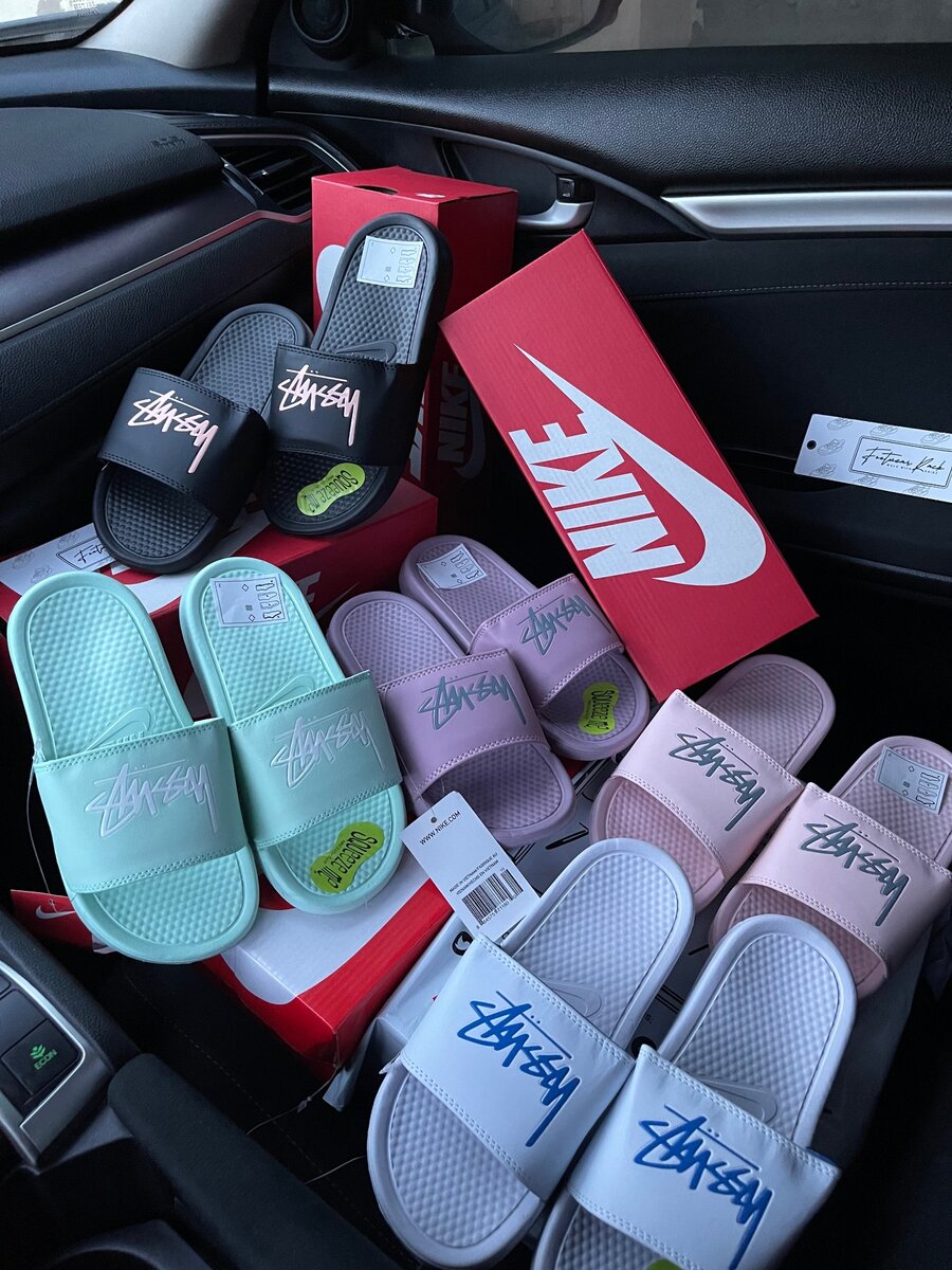 Nike Benassi Slides