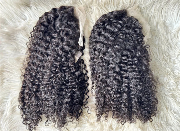 Perruque bouclée naturelle