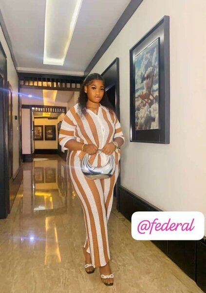 Robe longue rayée élégante