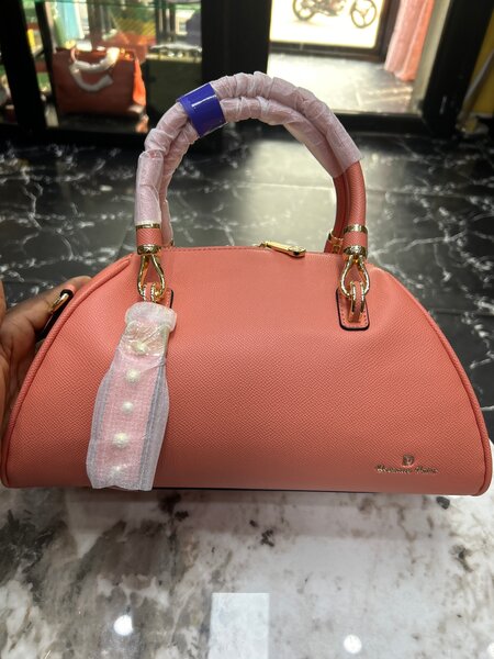 Sac à main rose élégant