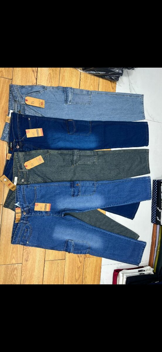 6 pocket baggy jeans