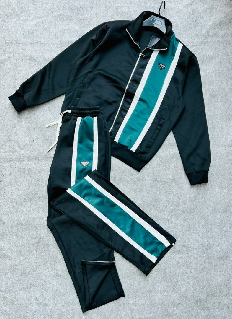 Ensemble de survêtement coloré