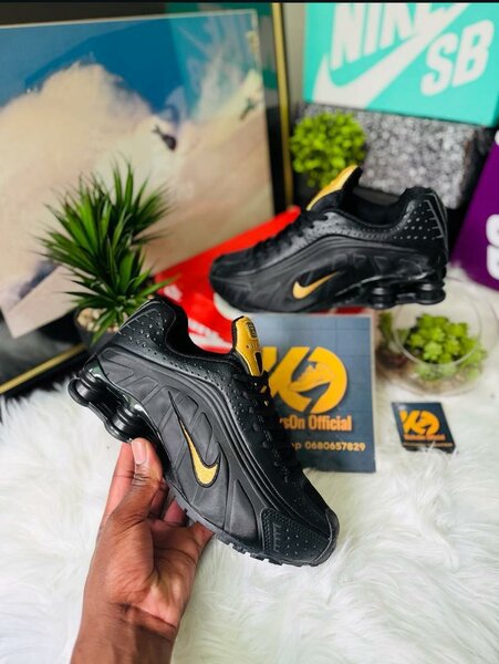 Men's Shock Absorption Sneakers