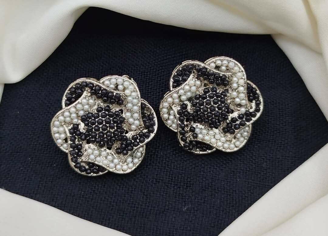 Ladies earrings