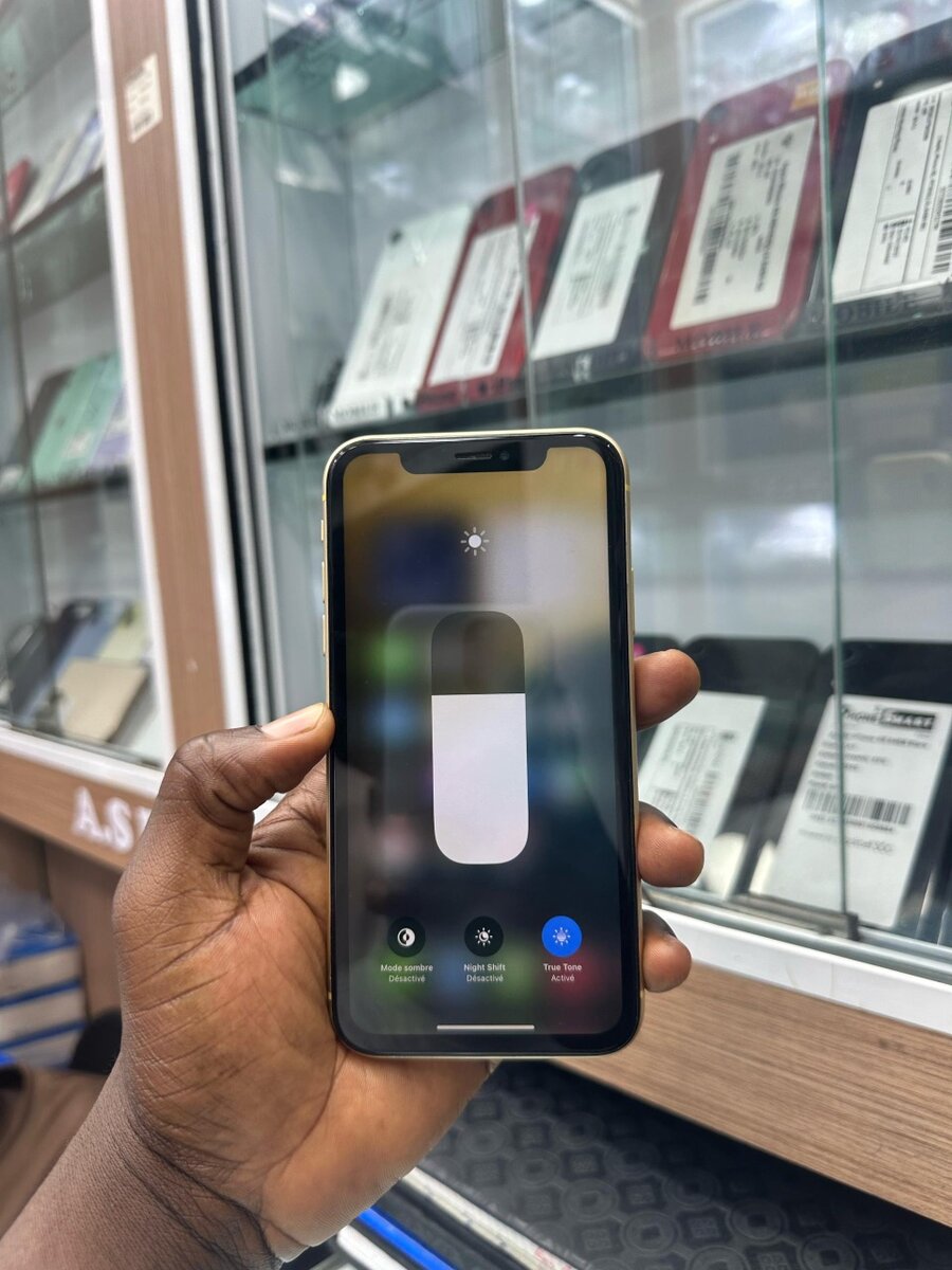 Iphone Xr 64giga tout passe