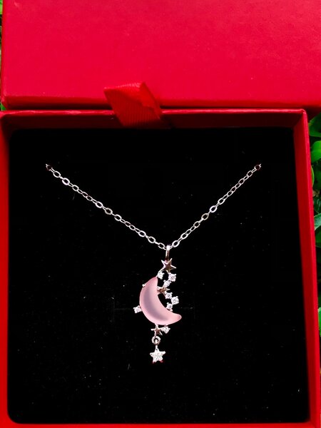 Pretty necklaces for ladies