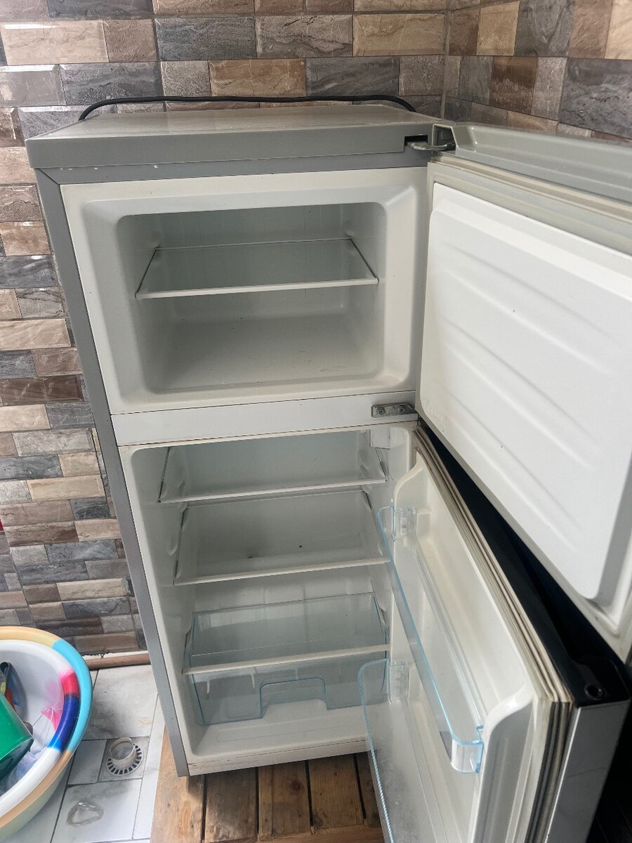 Hisense Top-Freezer Refrigerator