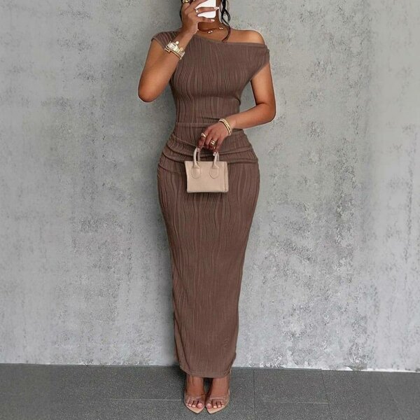Robe Élégante Épaule Dénudée