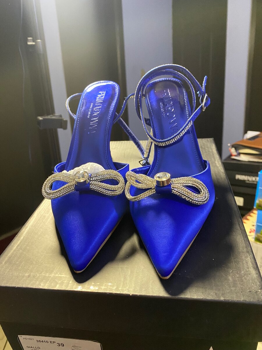 Escarpins bleus élégants