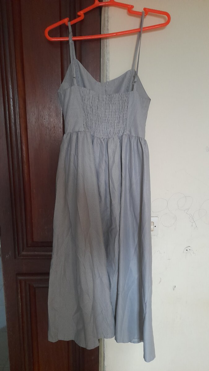 Robe d'été à boutons à rayures