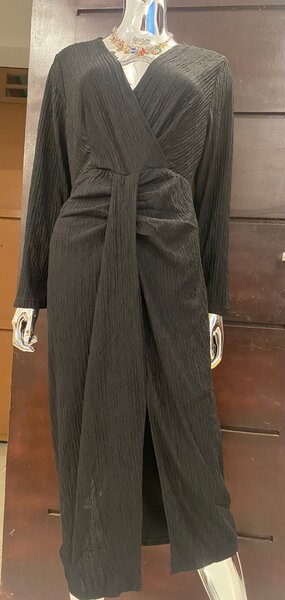 Robe noire élégante femme