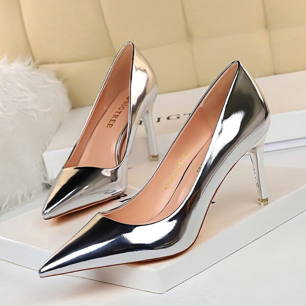 Women shadow pointed sexy shoes