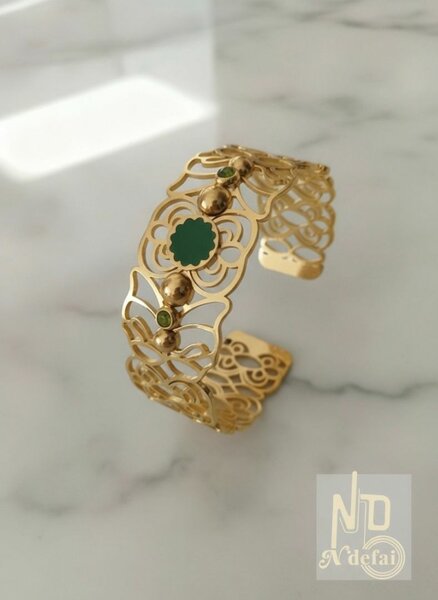 Bracelet en or fin sculpté