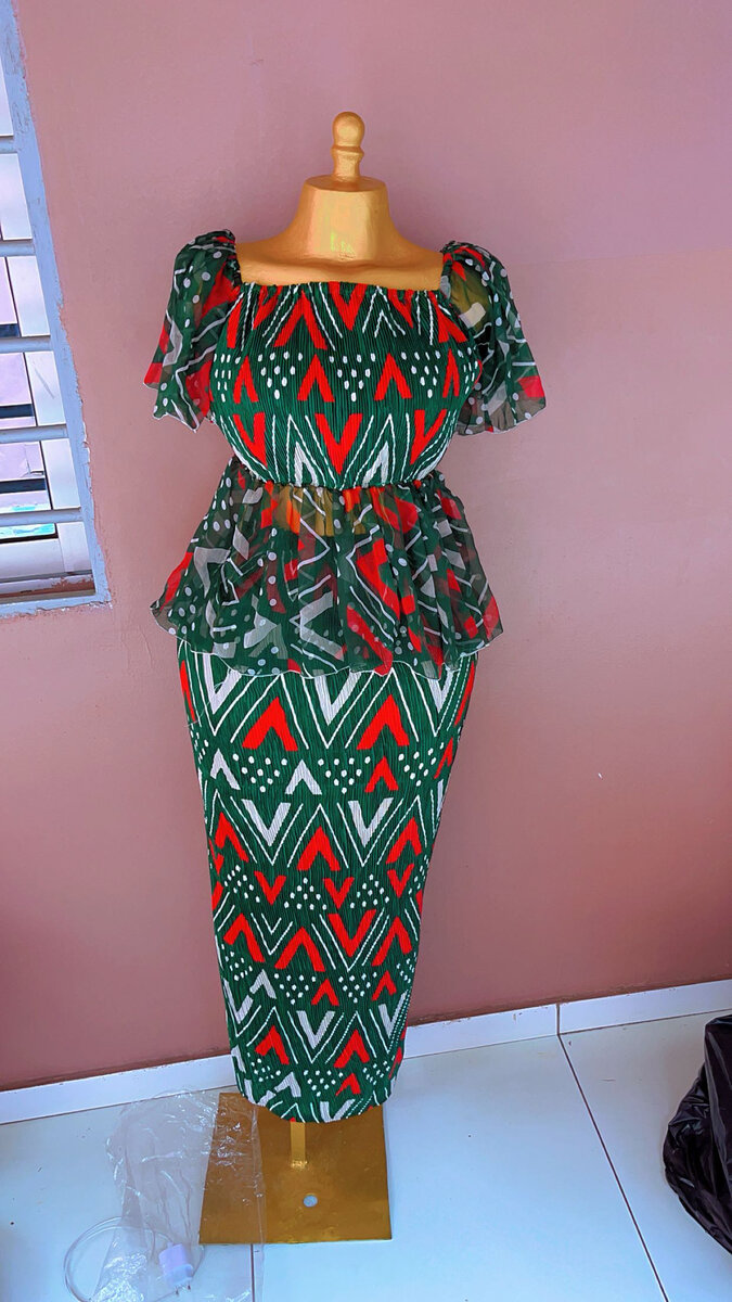 Ensemble jupe plissée et haut