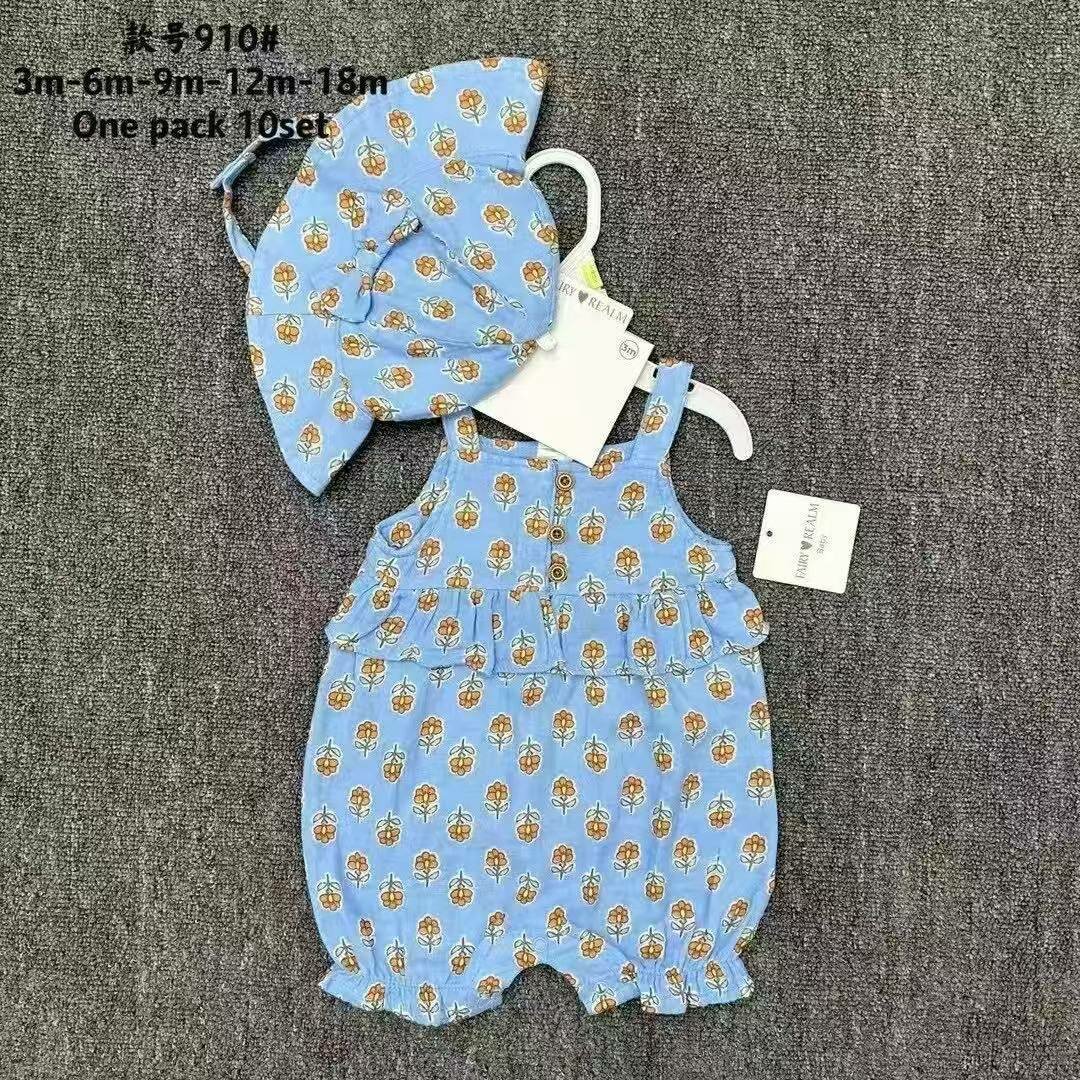 Ensemble bébé avec chapeau