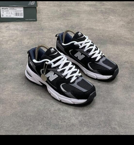 Baskets New Balance Noires
