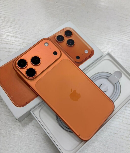 iPhone 17 pro Max Orange
