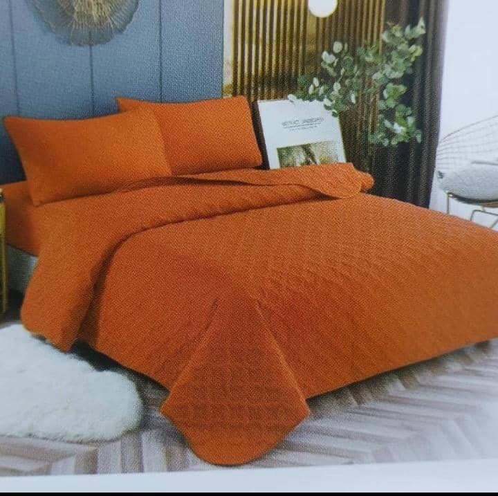 2 pillowcases, 1 bed fitter and 1 comforter