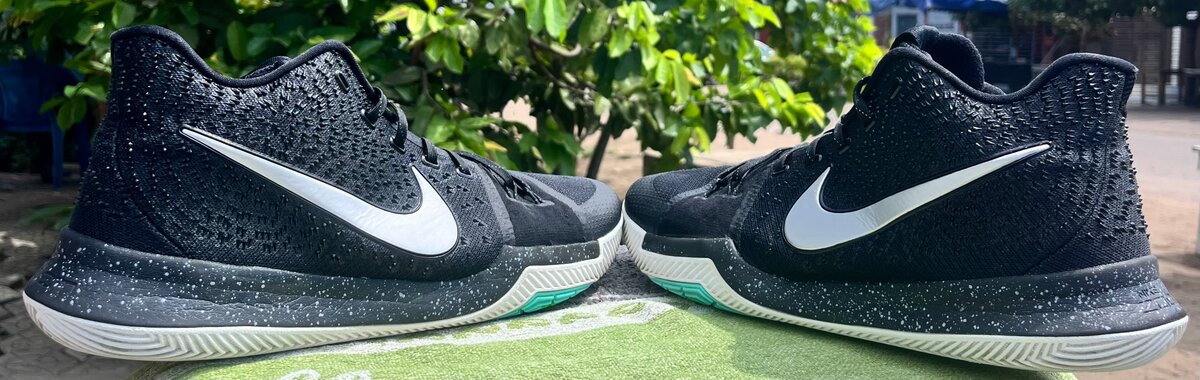 *Nike(GS) Kyrie 3 'Black Ice*