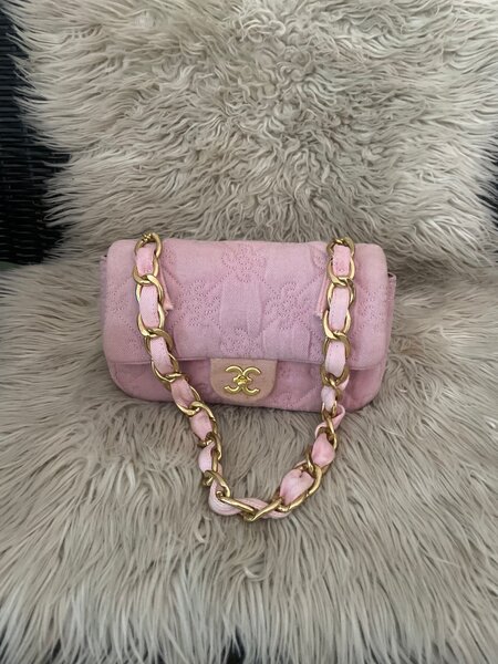 Sac à main rose élégant