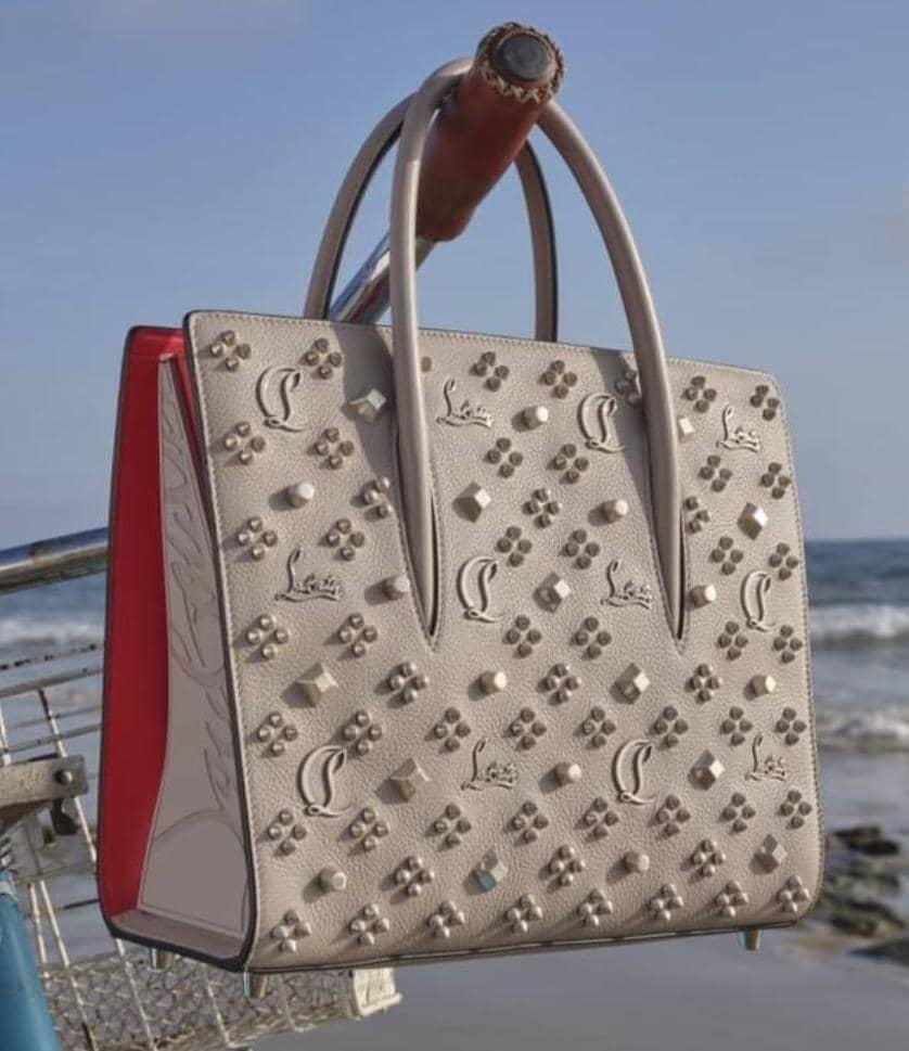 Sac à main clouté luxe