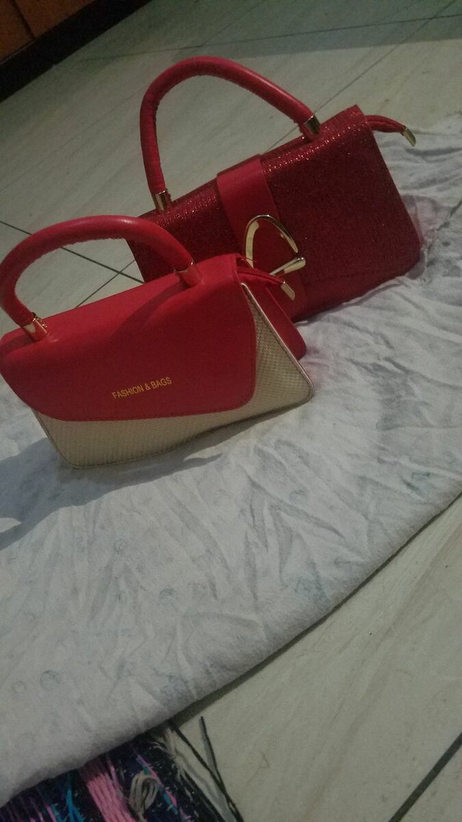 Sac à main élégant rouge