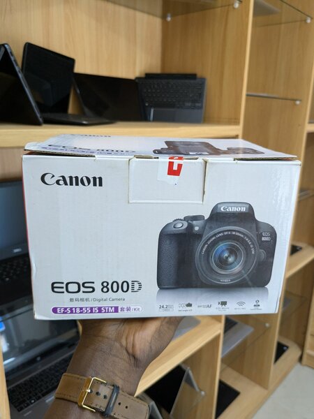 Canon EOS 800D