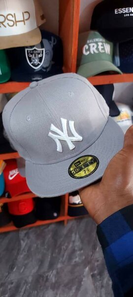 Casquettes neuves