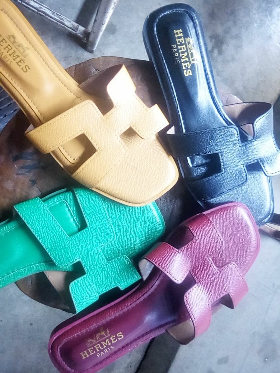 Cooked rubber slippers