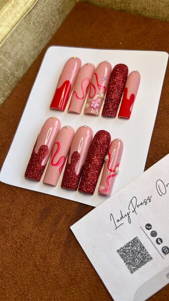 Press on nails: red caption (XXL)
