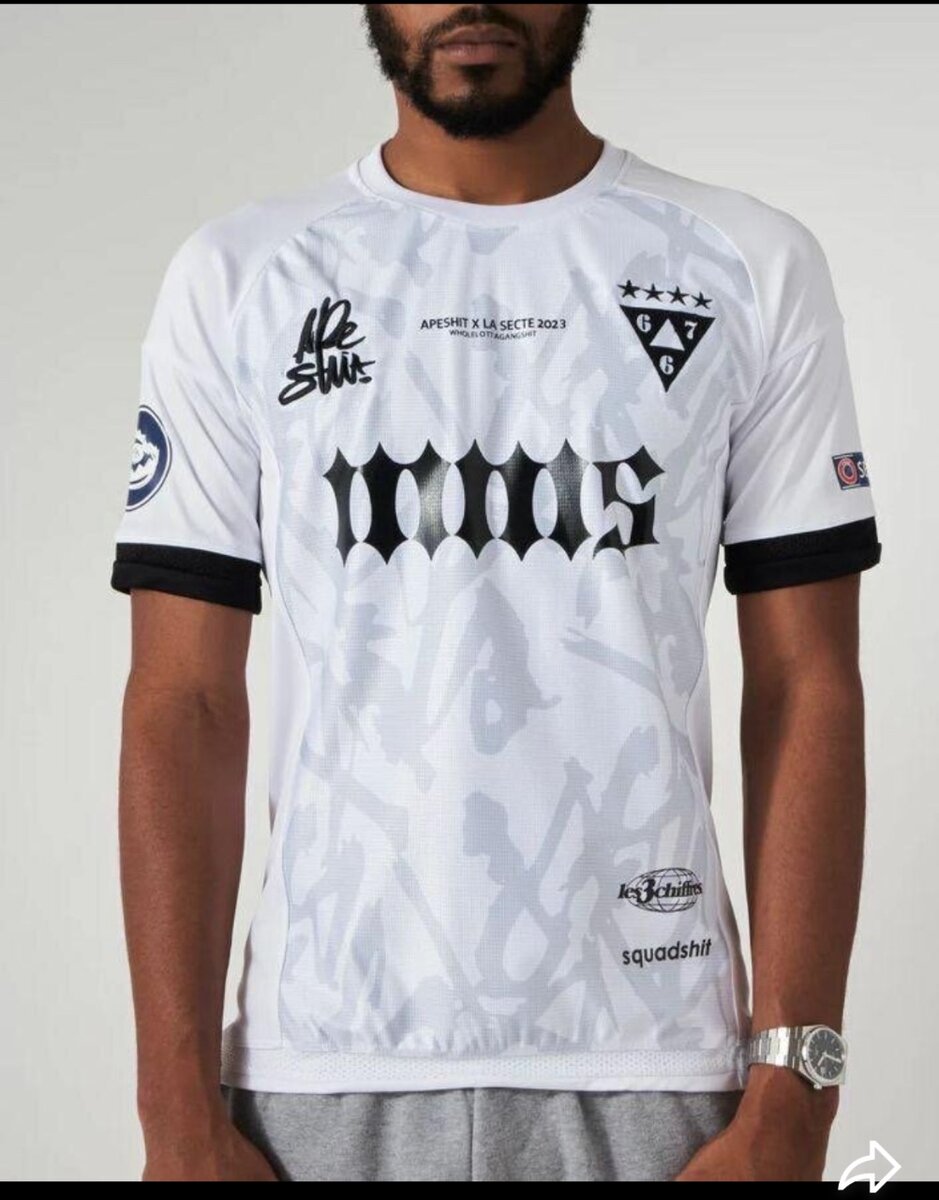 Maillots de football colorés