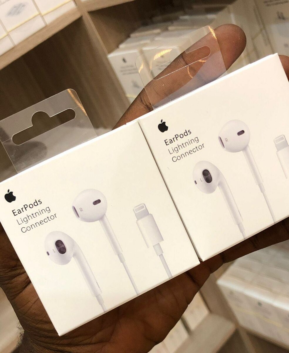 Lighting EarPods