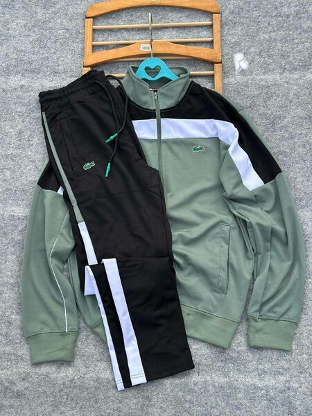 Conple pulls lacoste