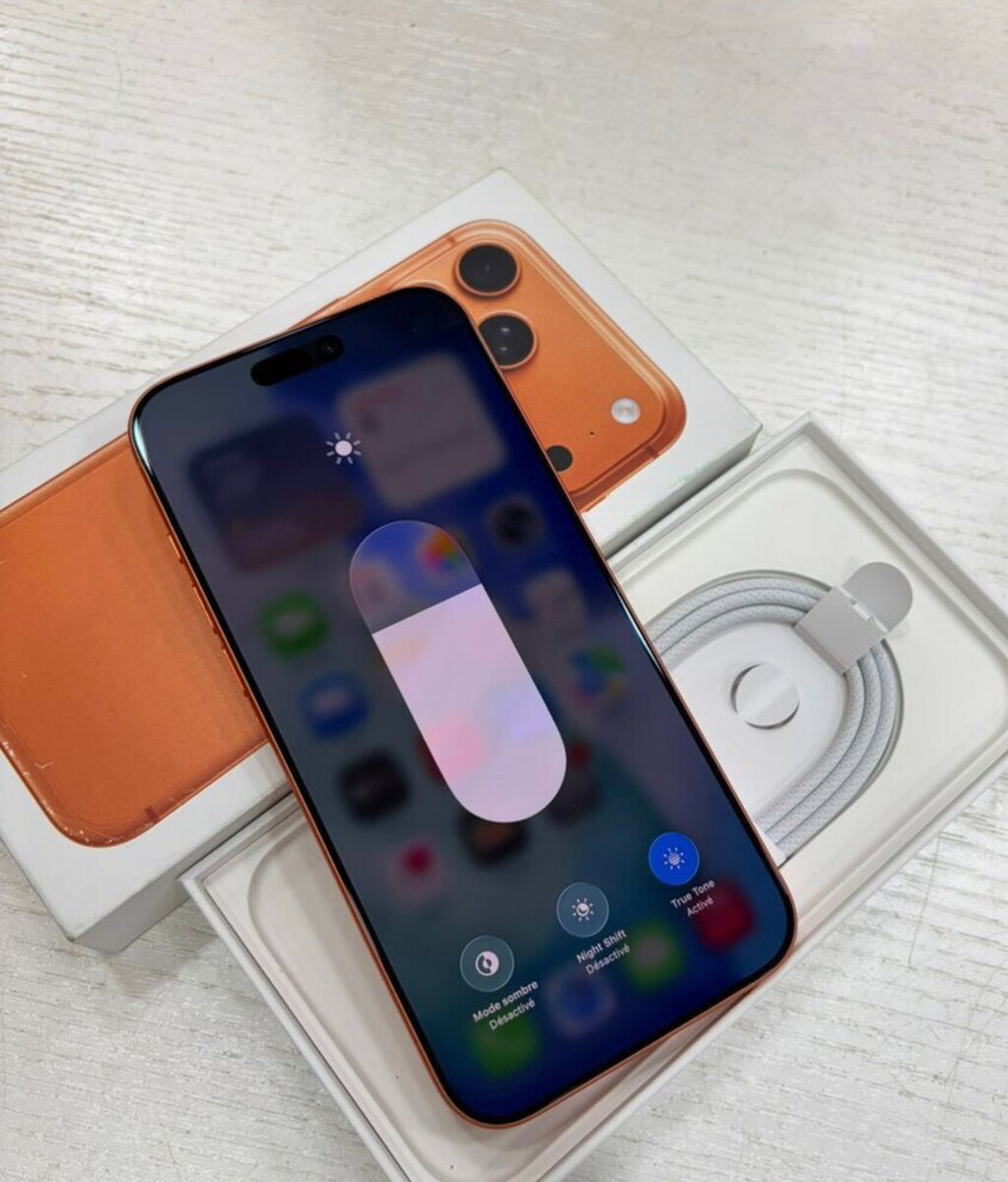 iPhone 17 pro Max Orange