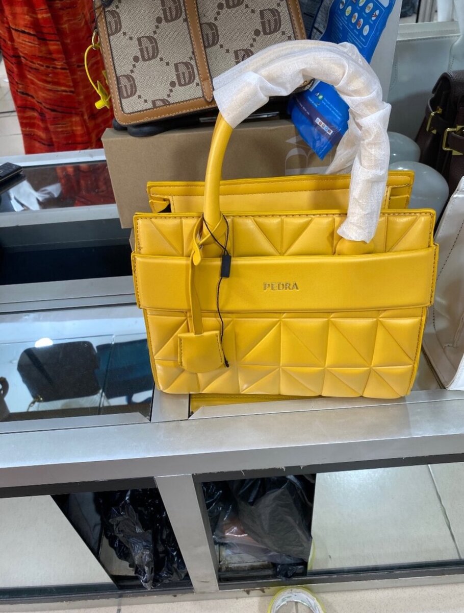 Sac à main disponible