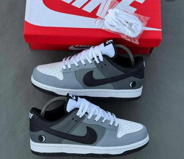 Nike Sneakers Gris et Noir