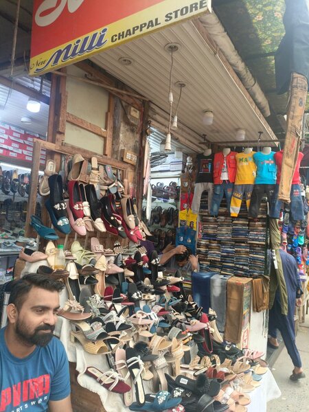 Milli chappal store