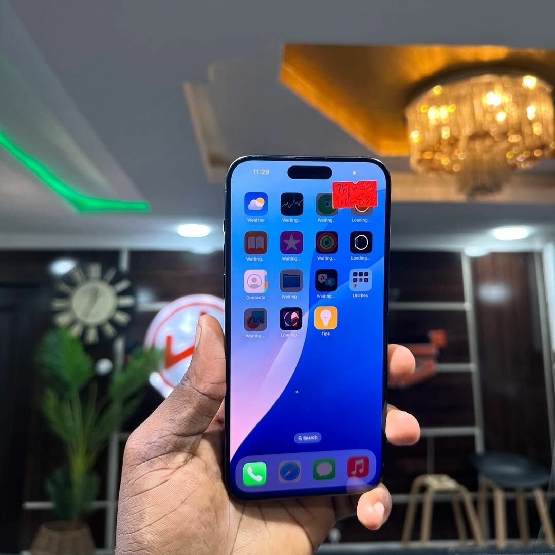 IPHONE 15PRO MAX LOCKED