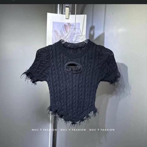 Ladies woolen tops