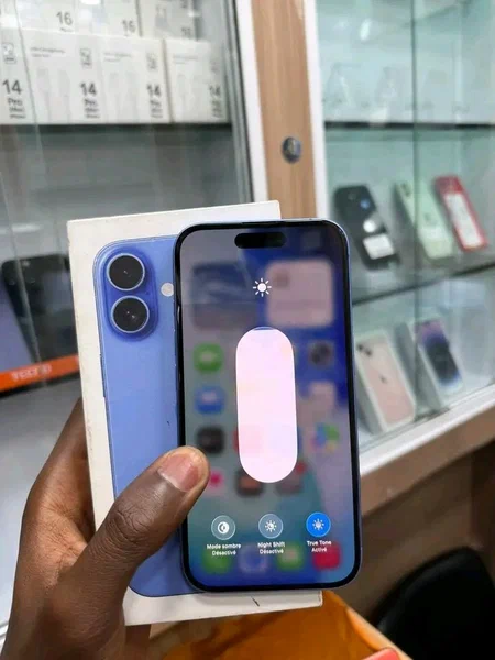 iPhone 16 simple
