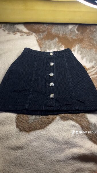 Jupe trapèze à boutons