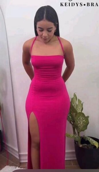 Robe longue fuchsia fendue