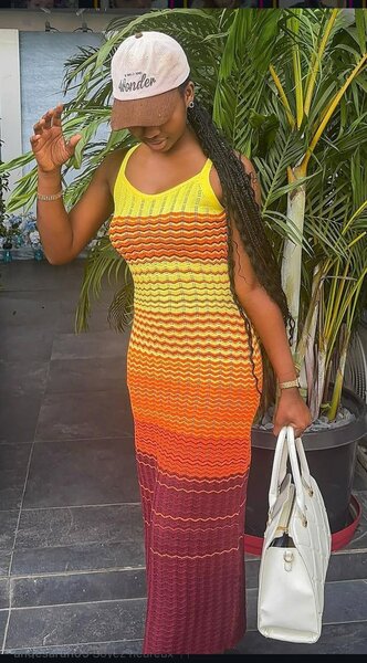 Robe en crochet vibrant