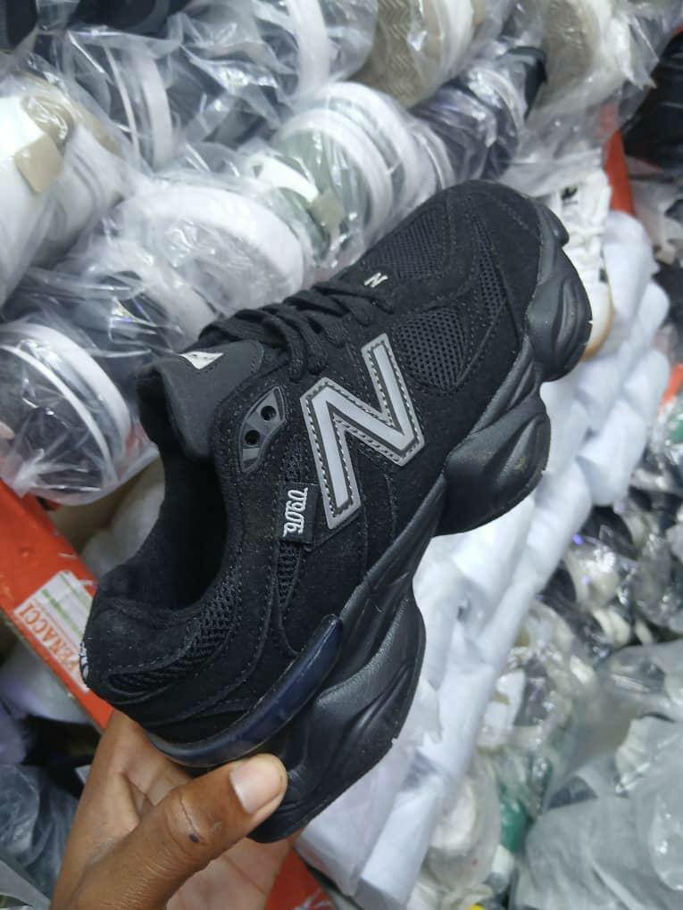 Baskets New Balance 2002R