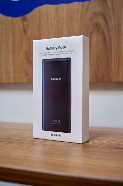 Samsung 20,000 MAH POWER BANK