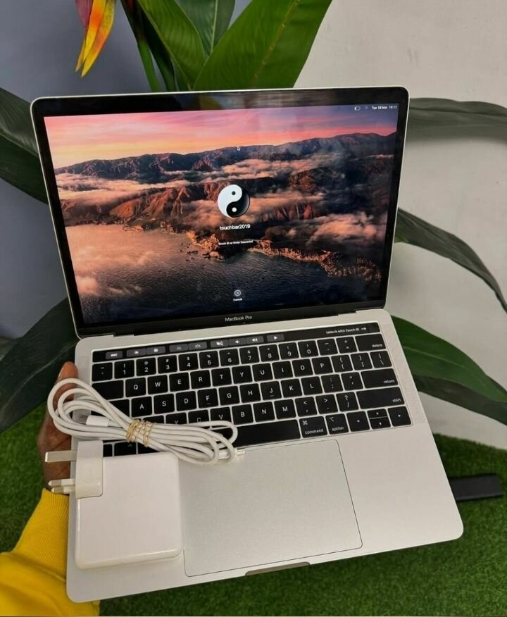 Apple, Mackbook pro 2023